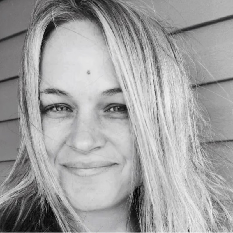 Hire a Fractional CMO & Head of Growth 9 Lisa Hall